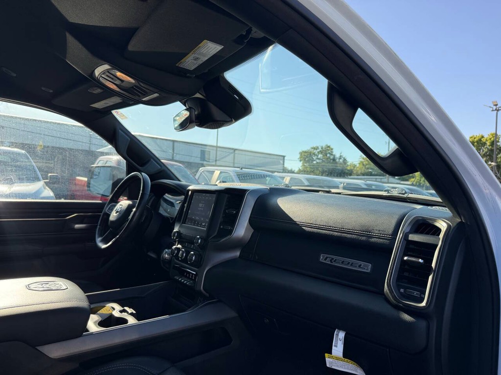 Ram 1500 Vehicle Full-screen Gallery Image 09