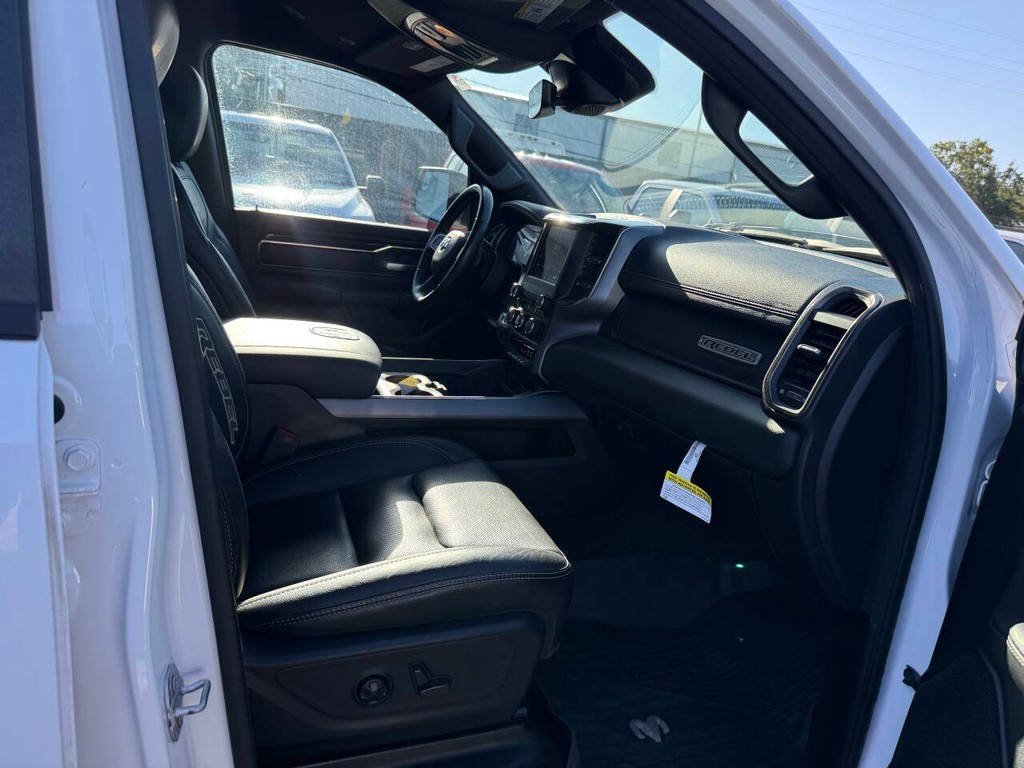 Ram 1500 Vehicle Full-screen Gallery Image 10