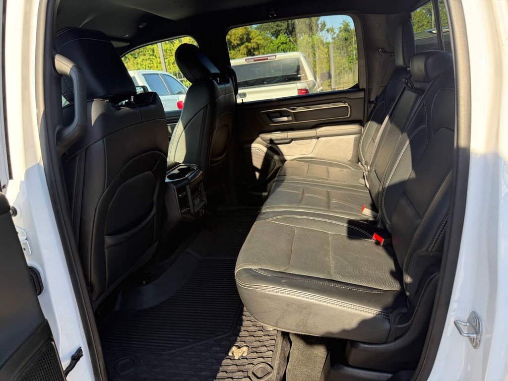 Ram 1500 Vehicle Full-screen Gallery Image 13