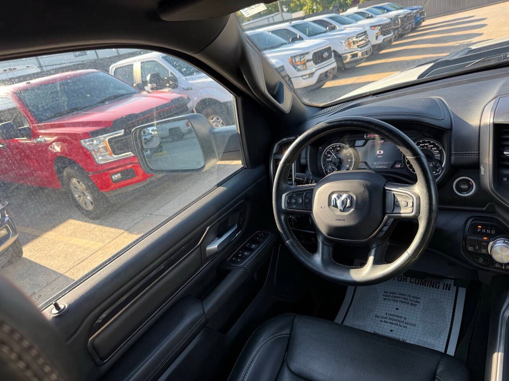 Ram 1500 Vehicle Full-screen Gallery Image 19
