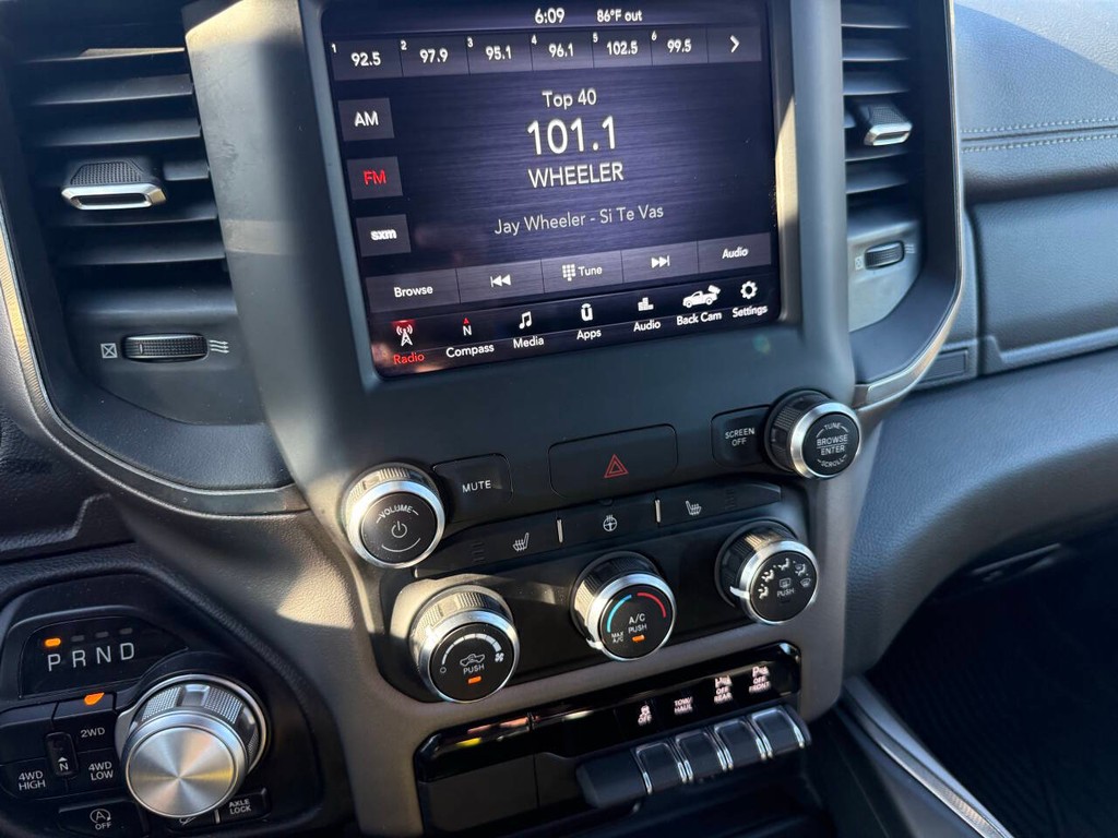 Ram 1500 Vehicle Full-screen Gallery Image 27