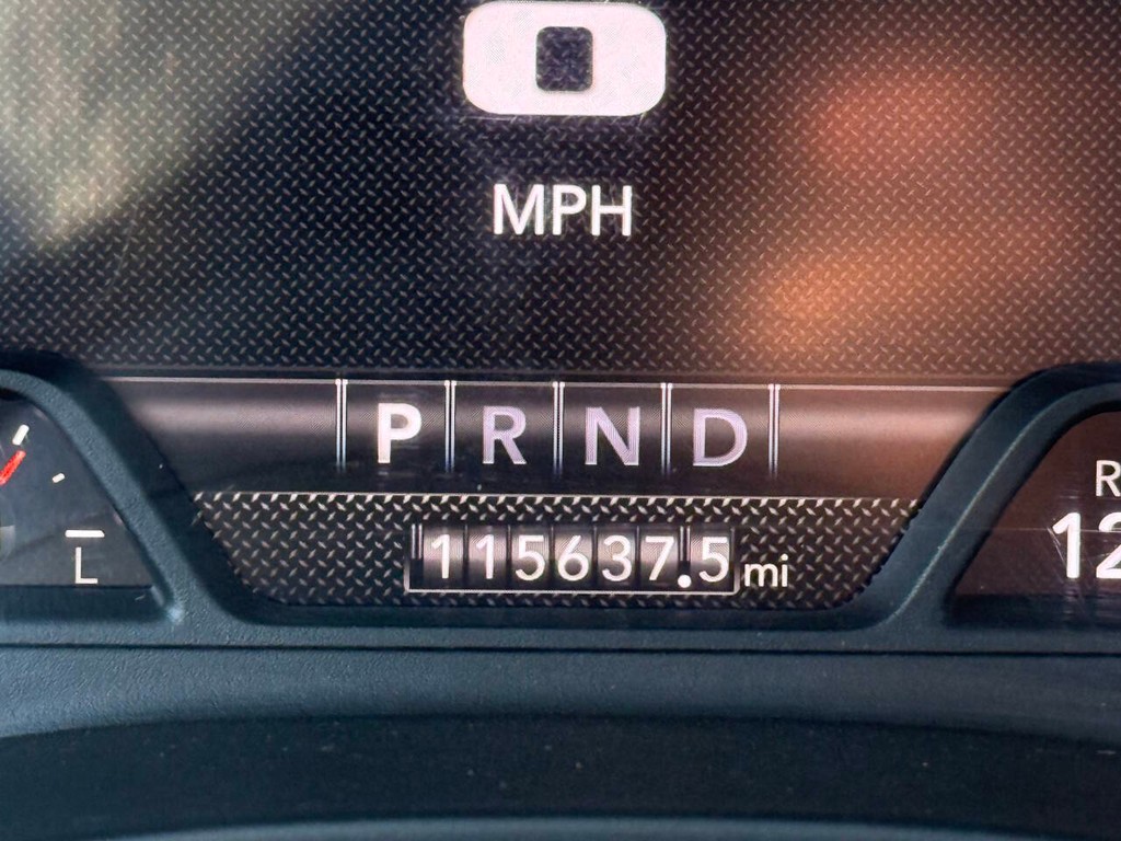 Ram 1500 Vehicle Full-screen Gallery Image 32