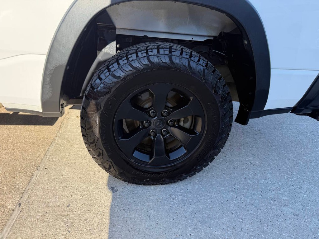 Ram 1500 Vehicle Full-screen Gallery Image 36