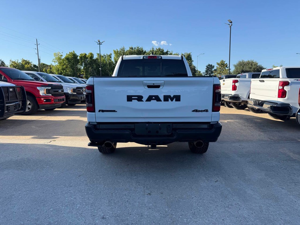 Ram 1500 Vehicle Full-screen Gallery Image 38