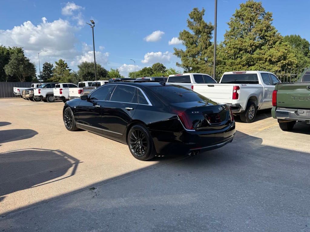 Cadillac CT6 Vehicle Full-screen Gallery Image 04