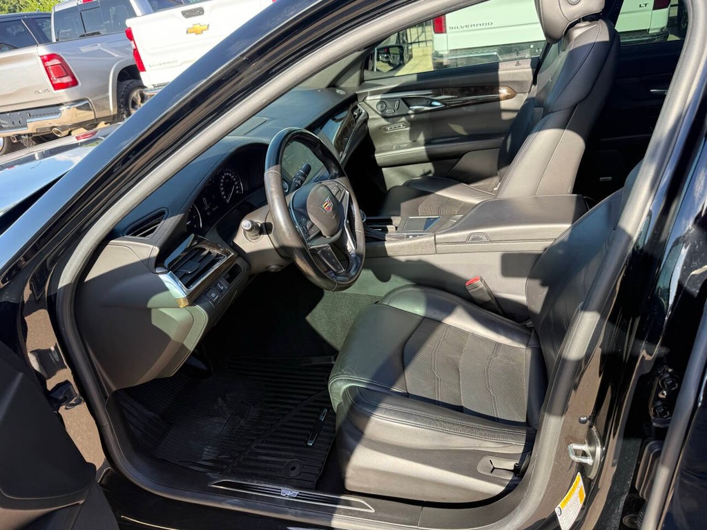 Cadillac CT6 Vehicle Full-screen Gallery Image 07