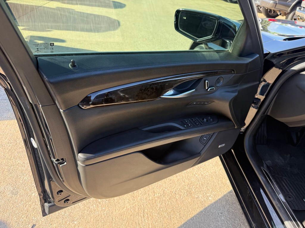 Cadillac CT6 Vehicle Full-screen Gallery Image 08