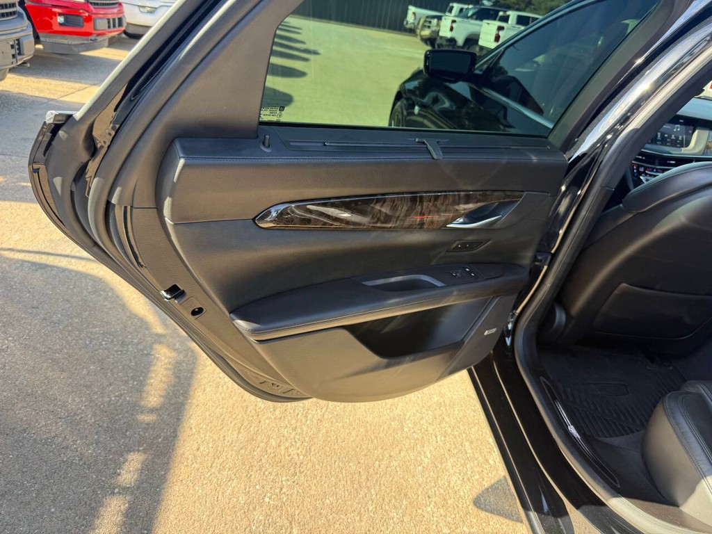 Cadillac CT6 Vehicle Full-screen Gallery Image 14