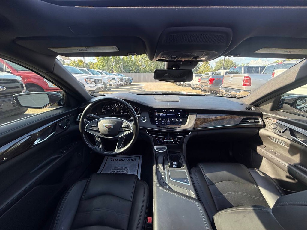 Cadillac CT6 Vehicle Full-screen Gallery Image 18