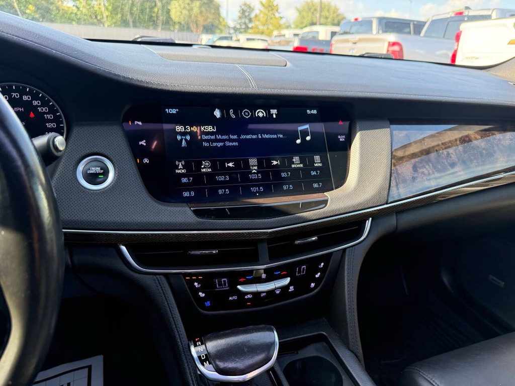 Cadillac CT6 Vehicle Full-screen Gallery Image 24