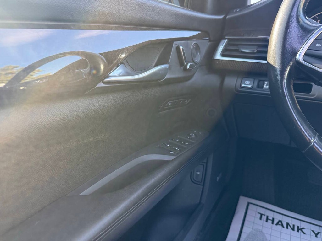 Cadillac CT6 Vehicle Full-screen Gallery Image 30