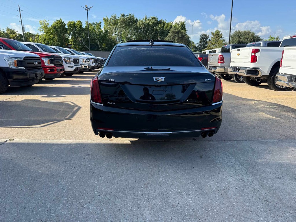 Cadillac CT6 Vehicle Full-screen Gallery Image 39