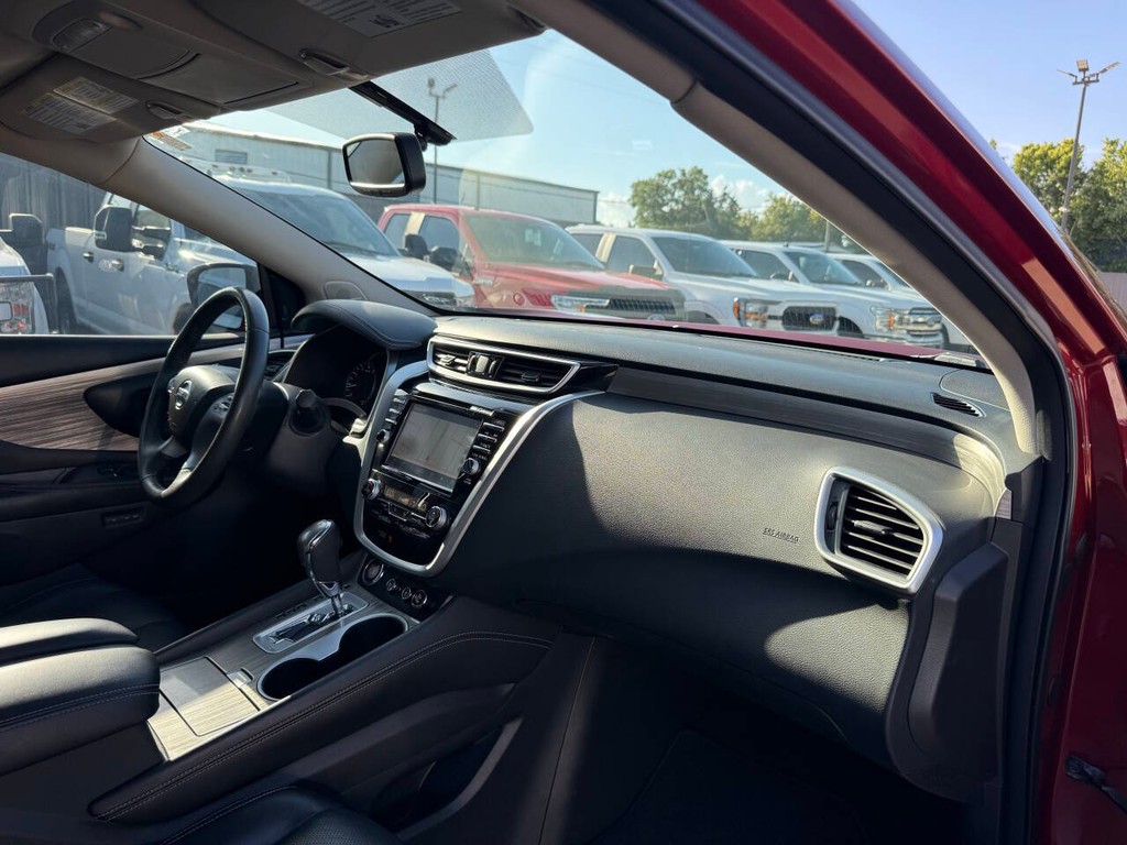 Nissan Murano Vehicle Full-screen Gallery Image 09