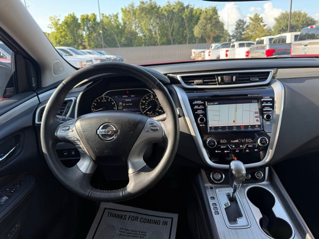 Nissan Murano Vehicle Full-screen Gallery Image 21