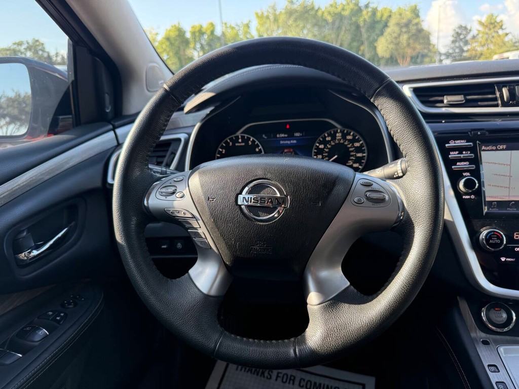 Nissan Murano Vehicle Full-screen Gallery Image 22