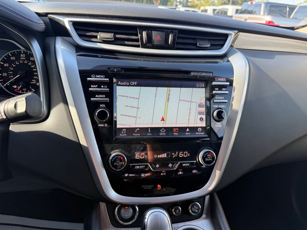 Nissan Murano Vehicle Full-screen Gallery Image 24