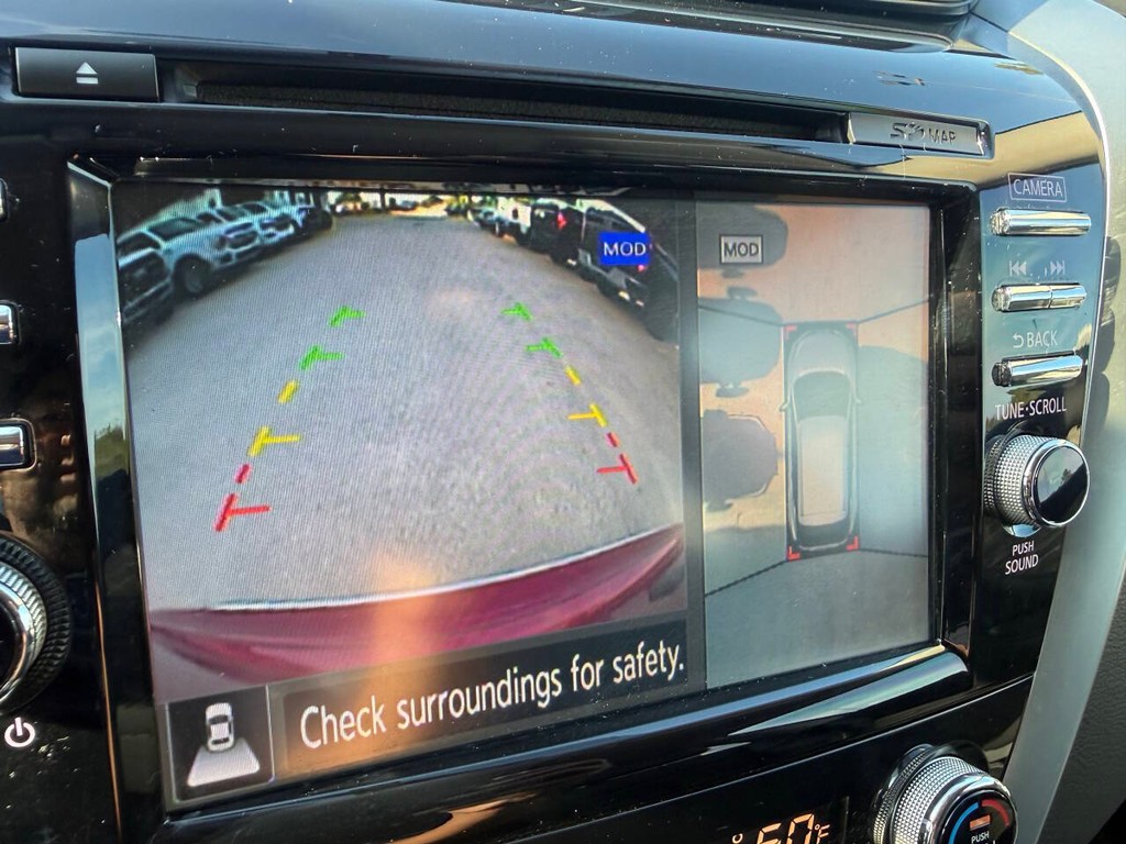 Nissan Murano Vehicle Full-screen Gallery Image 26