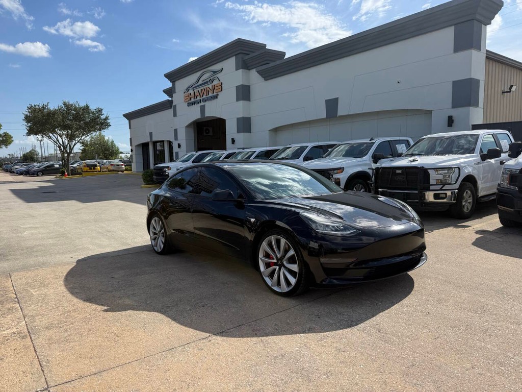 Tesla Model 3 Vehicle Full-screen Gallery Image 02