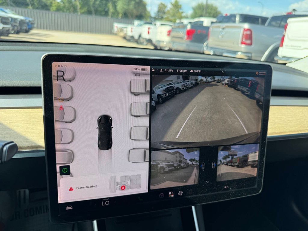 Tesla Model 3 Vehicle Full-screen Gallery Image 28