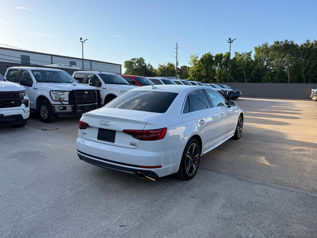 Audi A4 Vehicle Full-screen Gallery Image 05