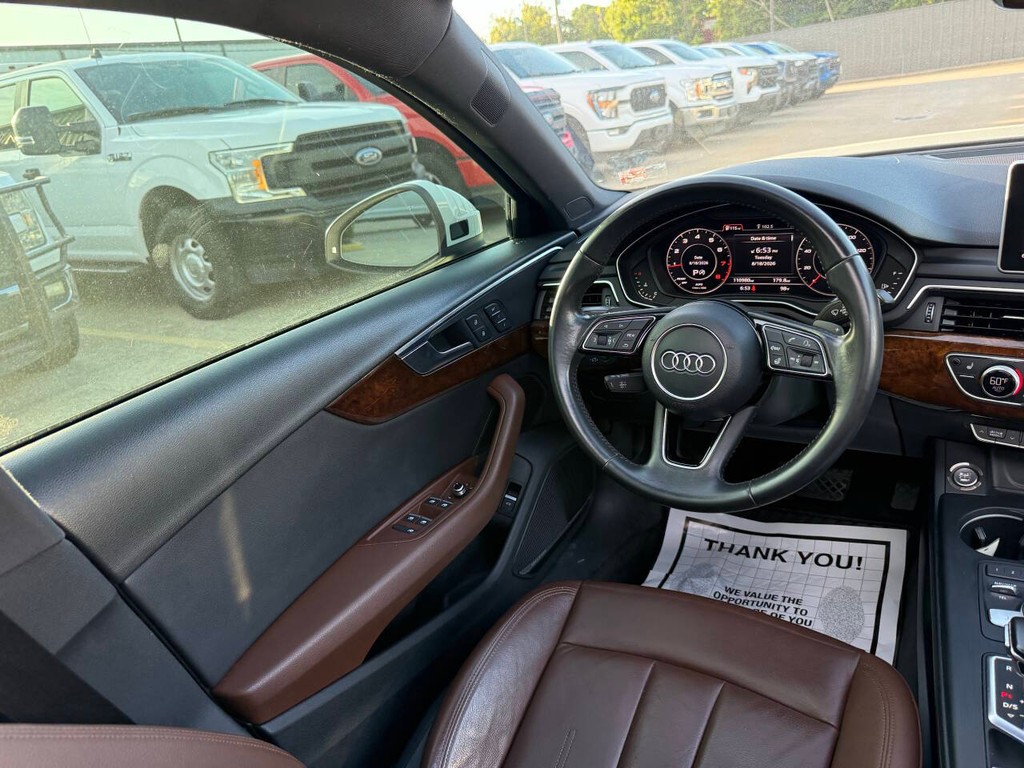 Audi A4 Vehicle Full-screen Gallery Image 19