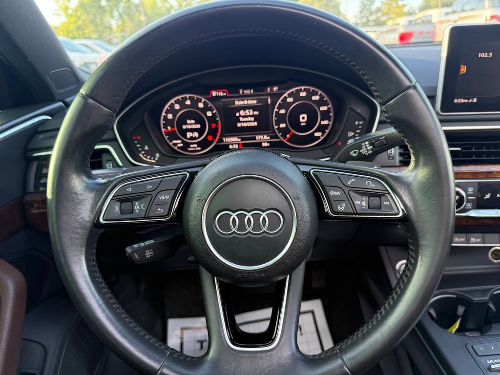 Audi A4 Vehicle Full-screen Gallery Image 24