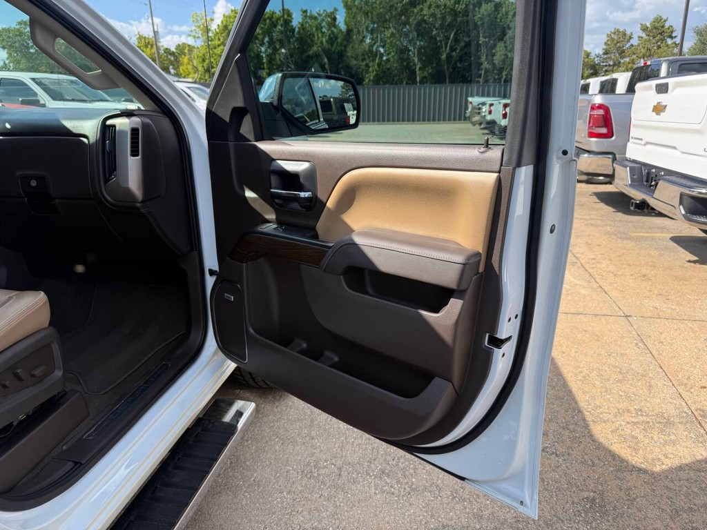 GMC Sierra 1500 Vehicle Full-screen Gallery Image 11