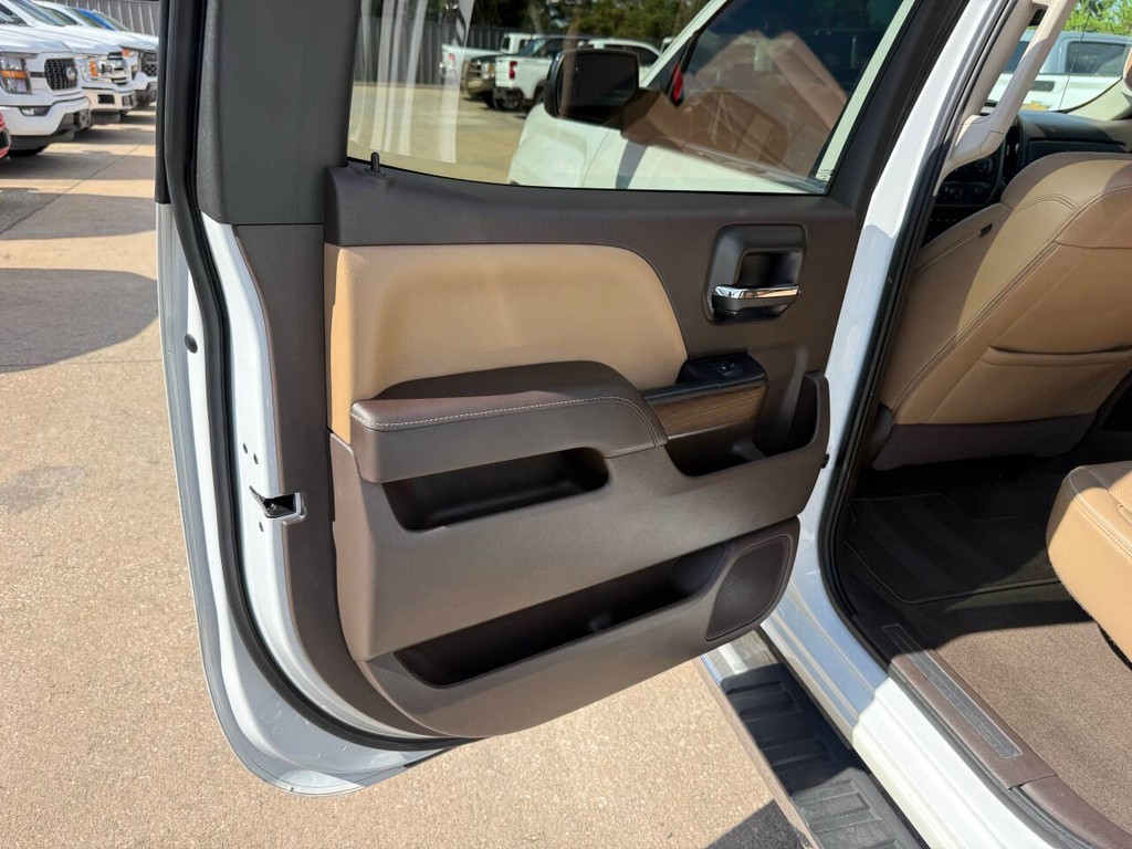 GMC Sierra 1500 Vehicle Full-screen Gallery Image 14