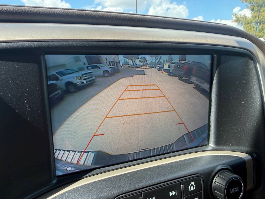 GMC Sierra 1500 Vehicle Full-screen Gallery Image 26