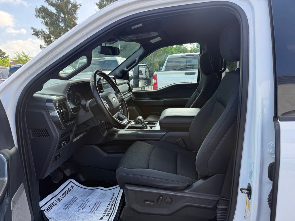 Ford F-150 Vehicle Full-screen Gallery Image 07