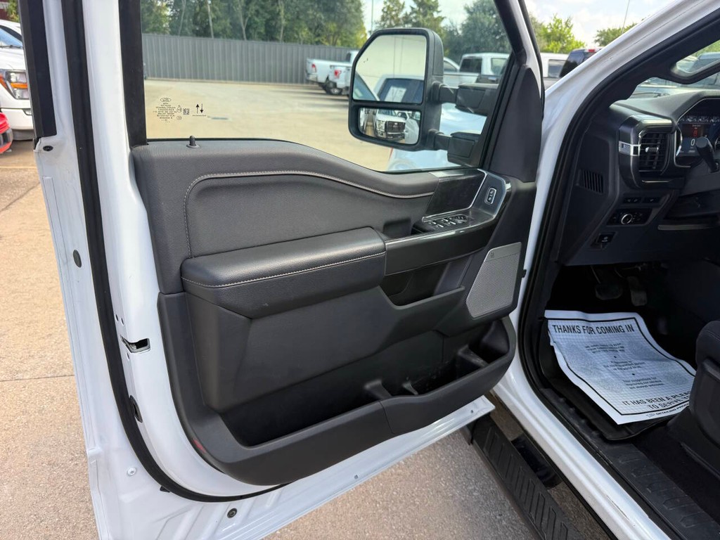 Ford F-150 Vehicle Full-screen Gallery Image 08