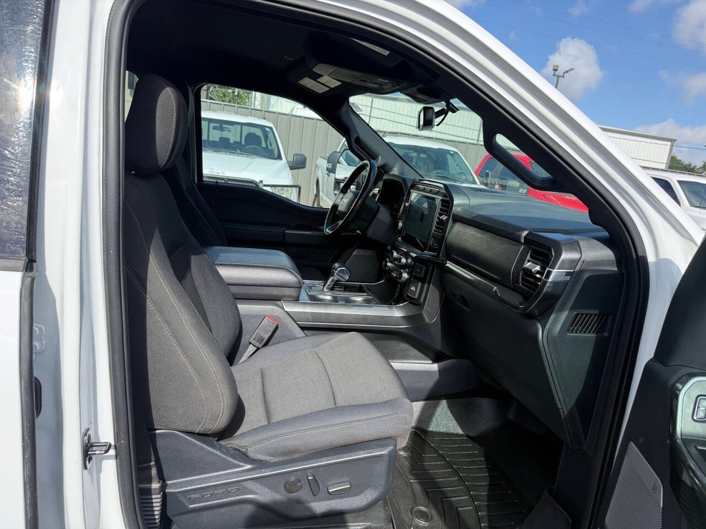 Ford F-150 Vehicle Full-screen Gallery Image 10