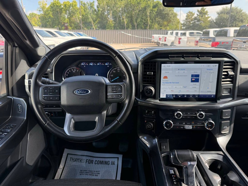 Ford F-150 Vehicle Full-screen Gallery Image 21