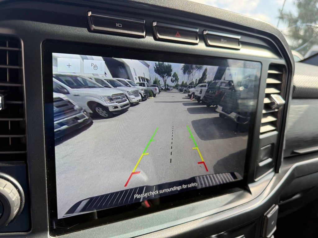 Ford F-150 Vehicle Full-screen Gallery Image 26