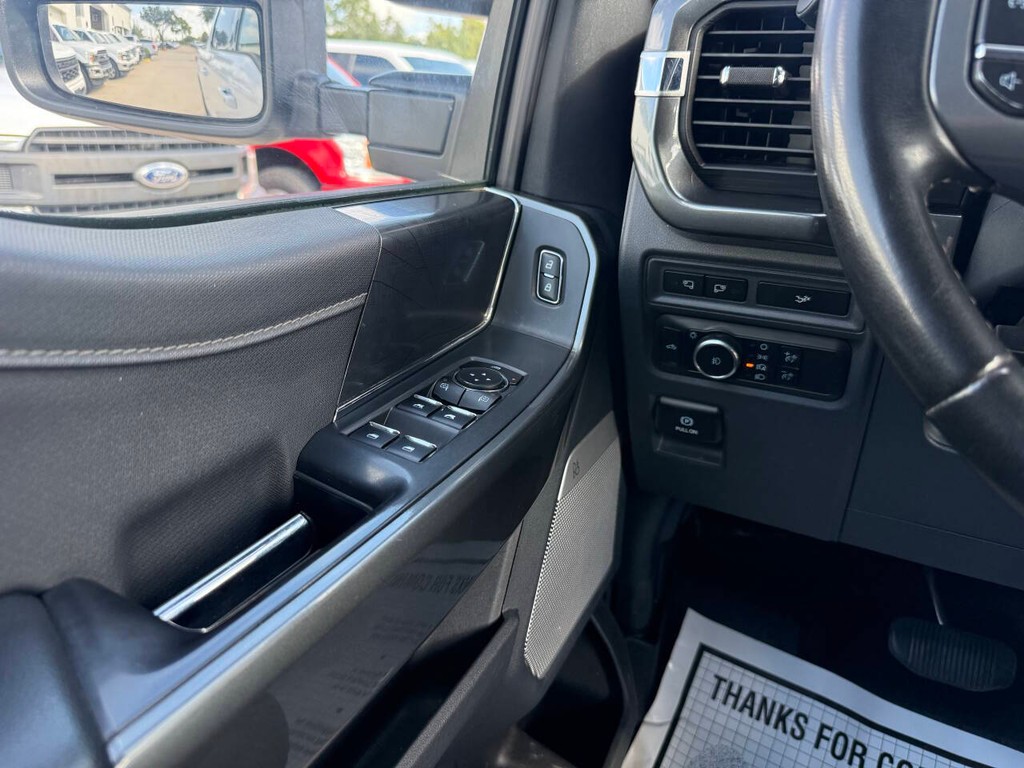 Ford F-150 Vehicle Full-screen Gallery Image 29