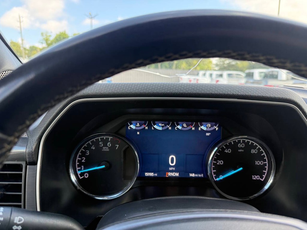 Ford F-150 Vehicle Full-screen Gallery Image 31