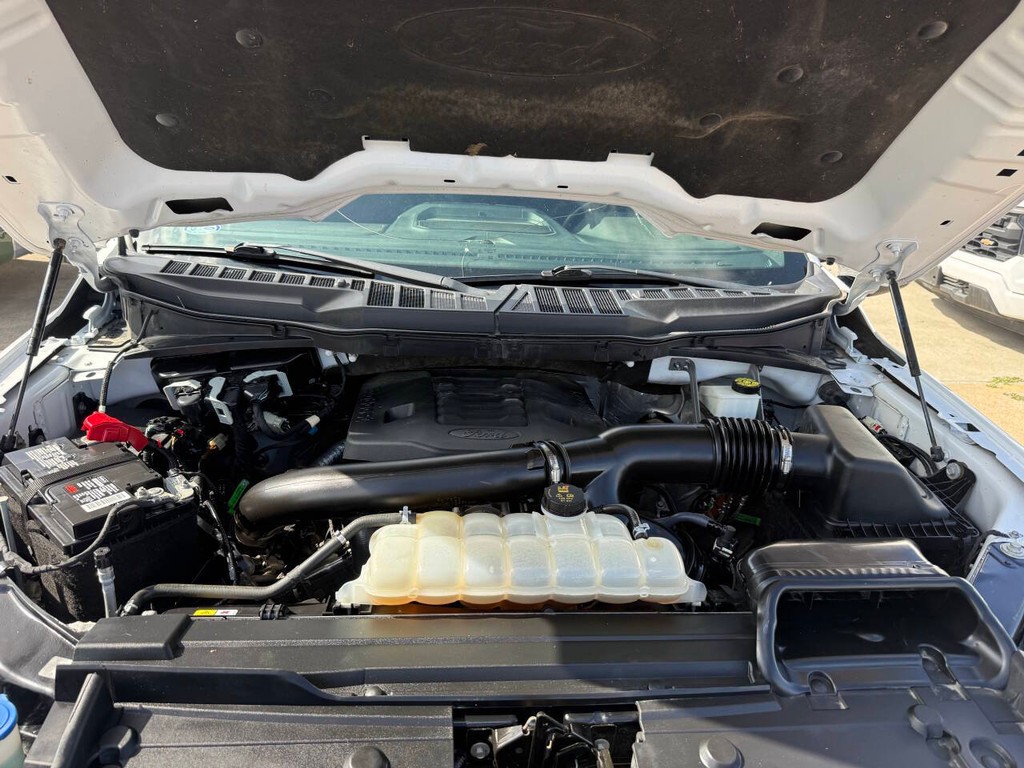 Ford F-150 Vehicle Full-screen Gallery Image 33