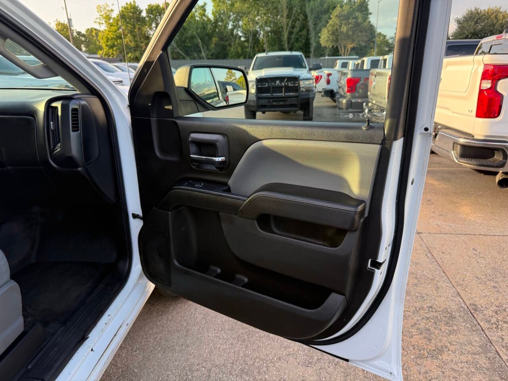Chevrolet Silverado 1500 Vehicle Full-screen Gallery Image 11