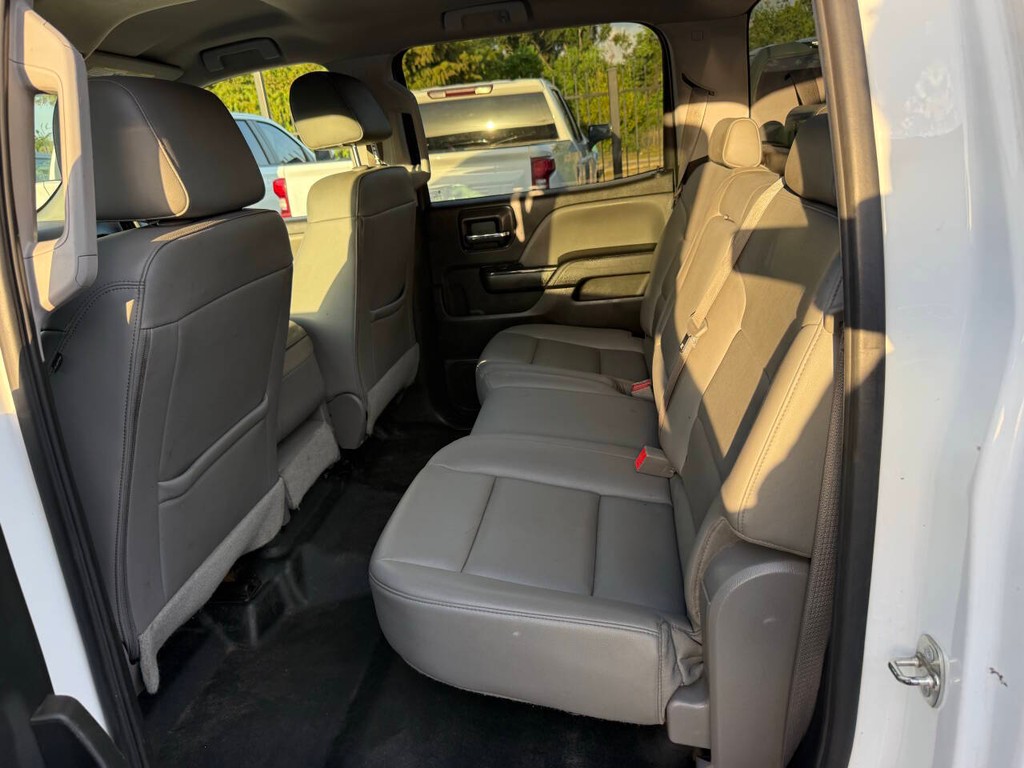 Chevrolet Silverado 1500 Vehicle Full-screen Gallery Image 13