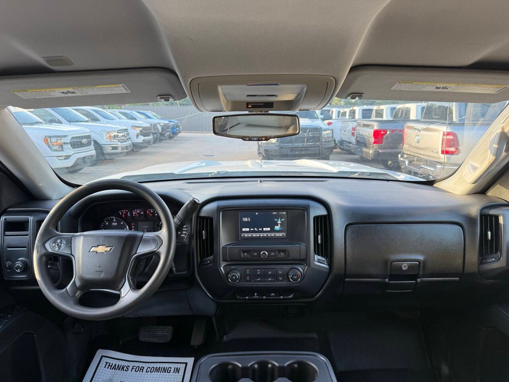 Chevrolet Silverado 1500 Vehicle Full-screen Gallery Image 18