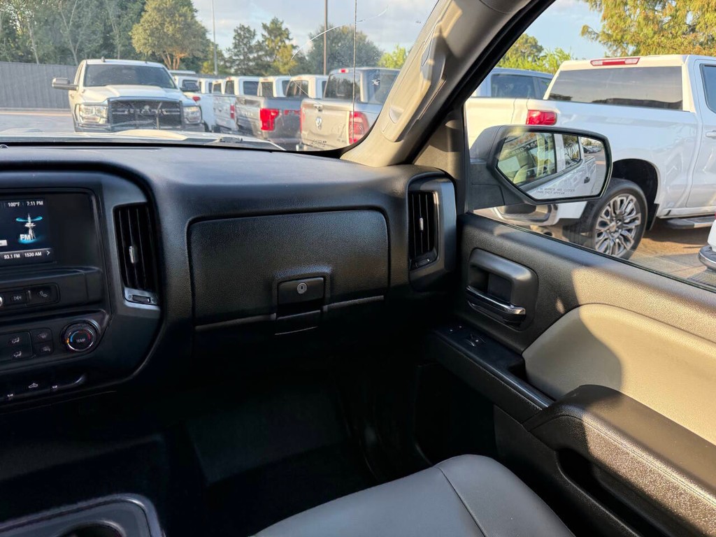 Chevrolet Silverado 1500 Vehicle Full-screen Gallery Image 20