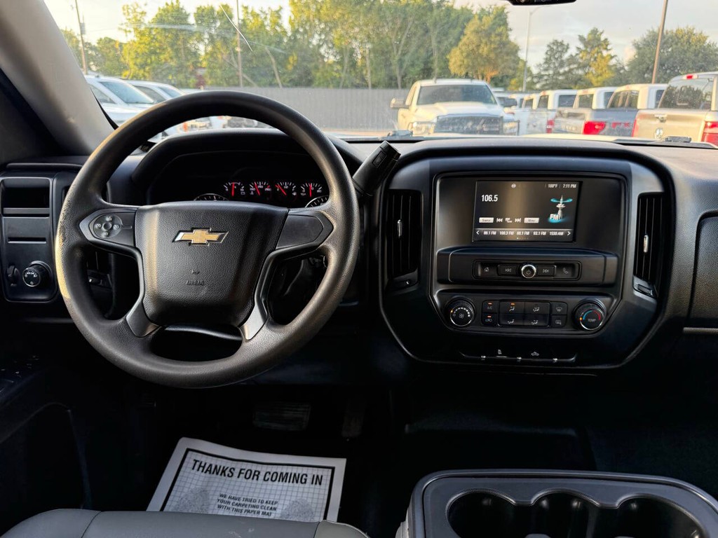 Chevrolet Silverado 1500 Vehicle Full-screen Gallery Image 21