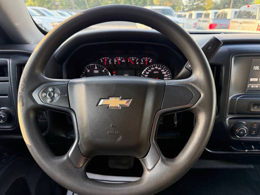 Chevrolet Silverado 1500 Vehicle Full-screen Gallery Image 23