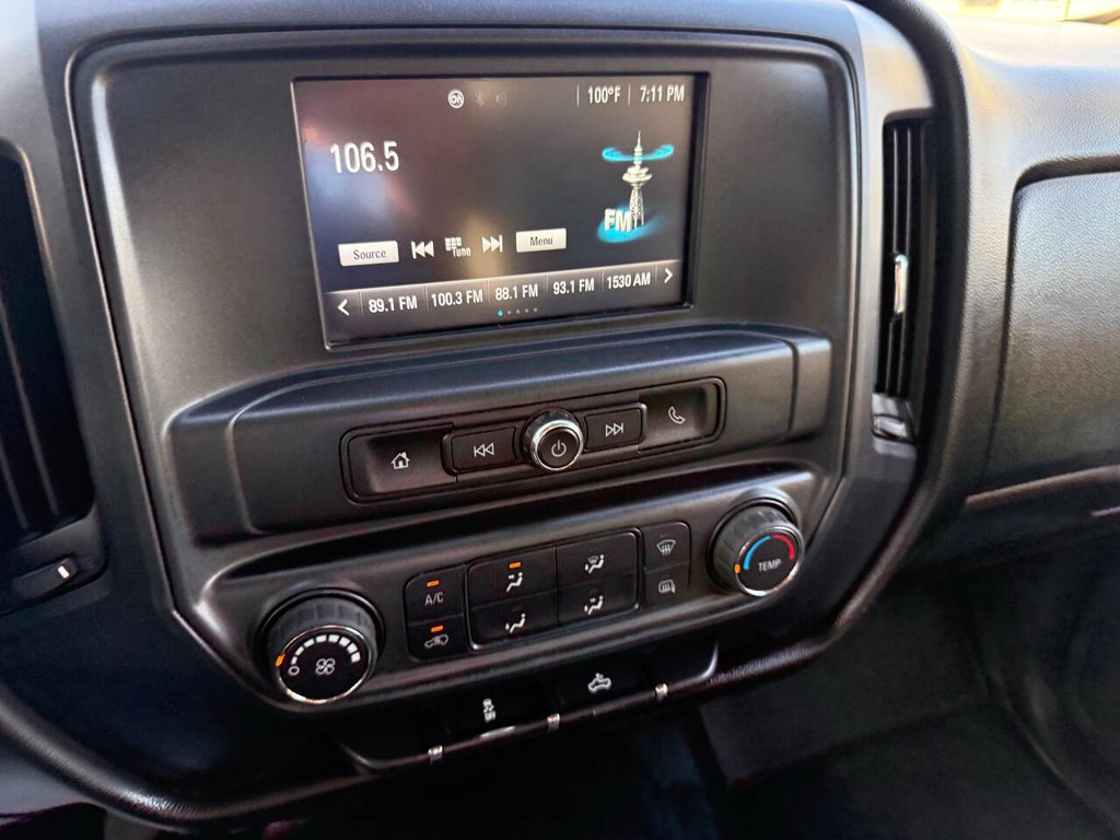 Chevrolet Silverado 1500 Vehicle Full-screen Gallery Image 27