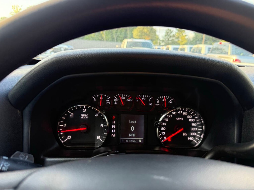 Chevrolet Silverado 1500 Vehicle Full-screen Gallery Image 31