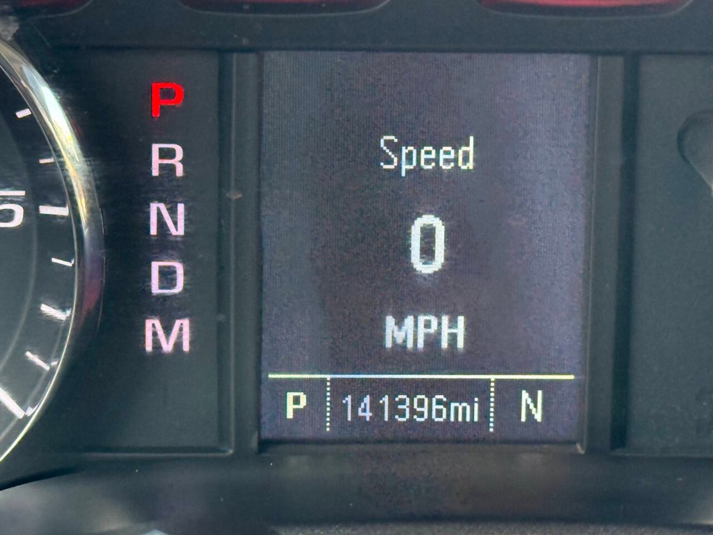 Chevrolet Silverado 1500 Vehicle Full-screen Gallery Image 32