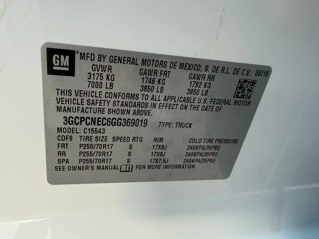 Chevrolet Silverado 1500 Vehicle Full-screen Gallery Image 33