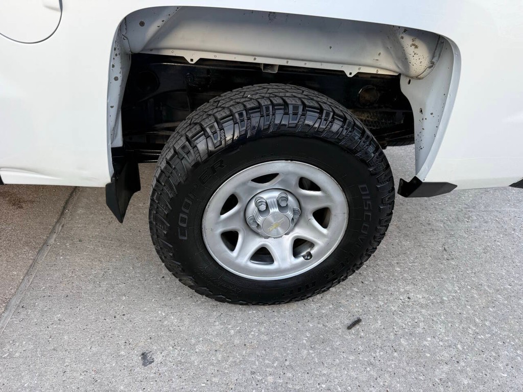 Chevrolet Silverado 1500 Vehicle Full-screen Gallery Image 35