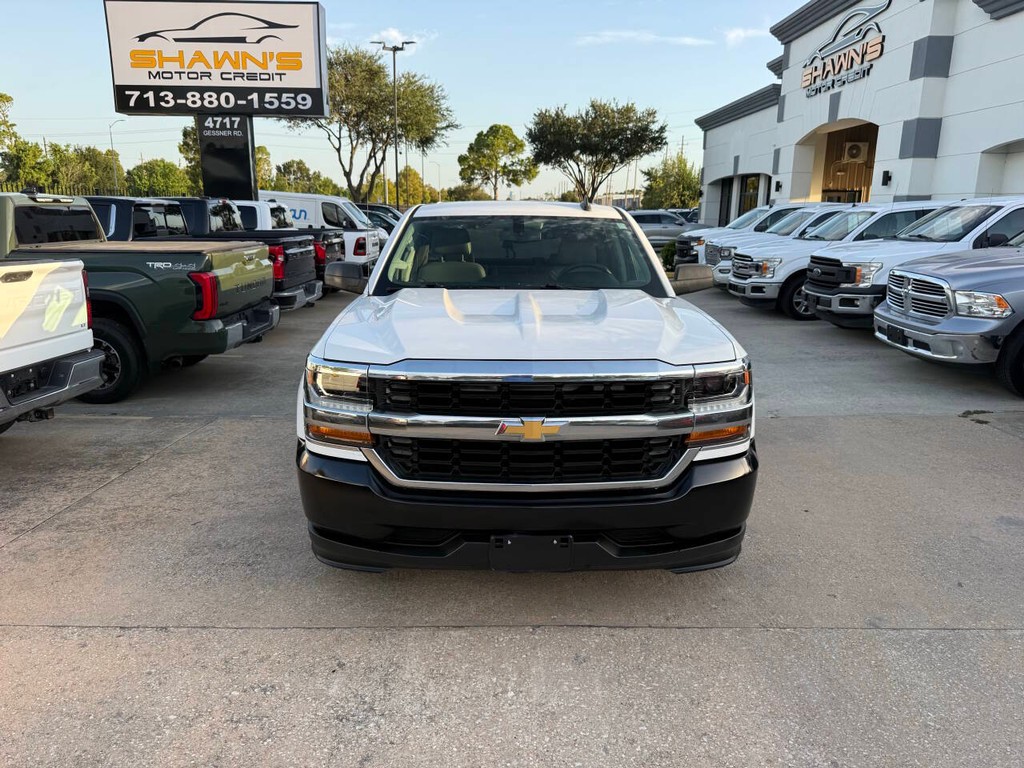 Chevrolet Silverado 1500 Vehicle Full-screen Gallery Image 38