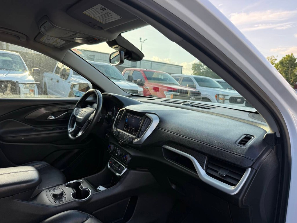 GMC Terrain Vehicle Full-screen Gallery Image 09